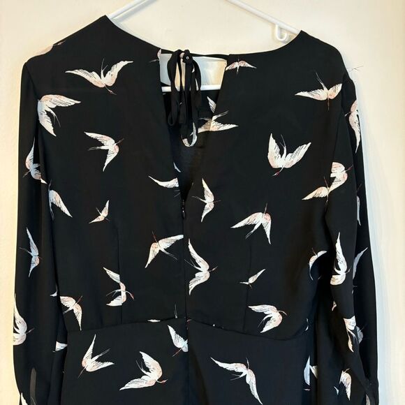 Dynamite Women’s Swallow Bird long tie sleeve scoop neck dress size medium EUC! - Picture 8 of 12